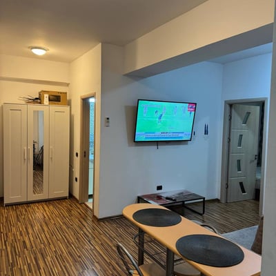 Alquiler de un cómodo apartamento de 2 habitaciones, 55 m², Constanța, Rumanía